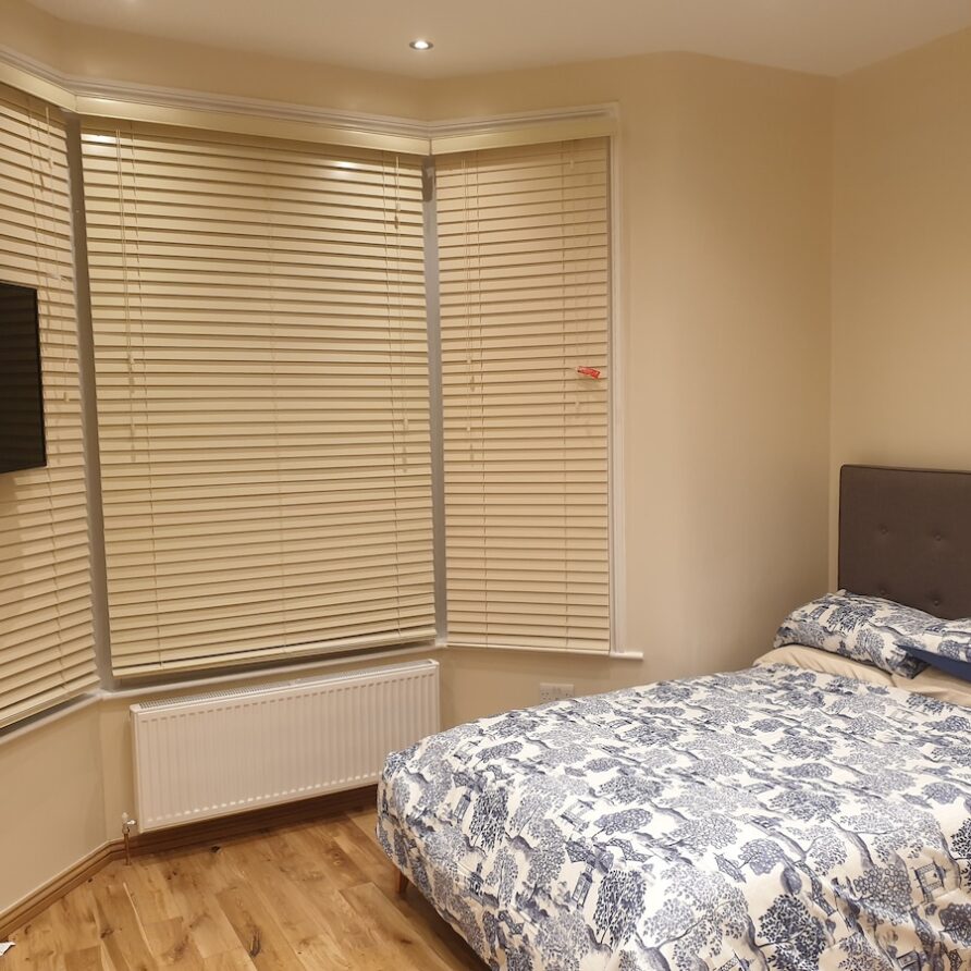 Balfour All Ground · London Luxury Apt 3 Bedroom 3 bathrooms, parking