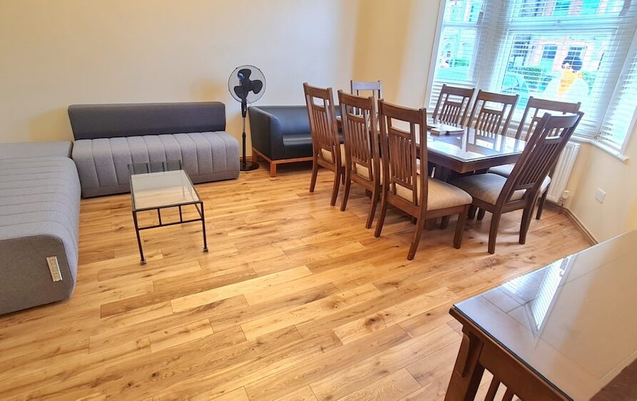 Belmont 57A Balfour · London Luxury 3 bedroom flat, free parking, garden