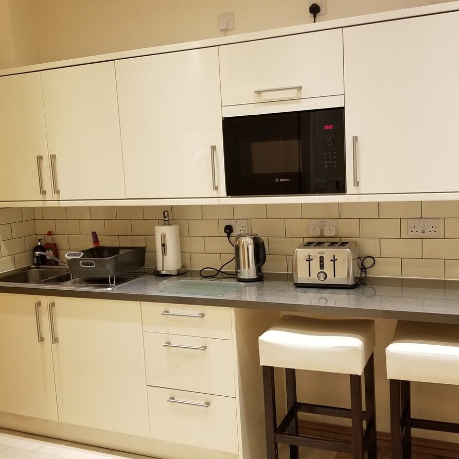 London Luxury Studio Flat 1 min to Redbridge Stn