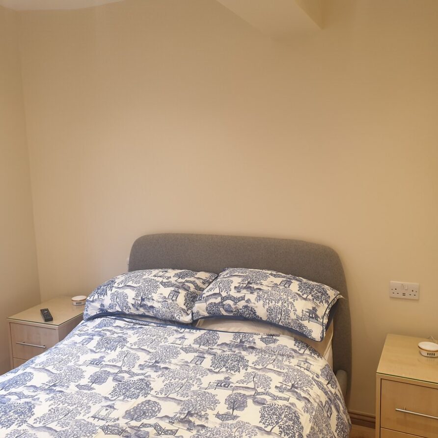 Maple · London Luxury 1 bed flat- kitchen, garden, parking