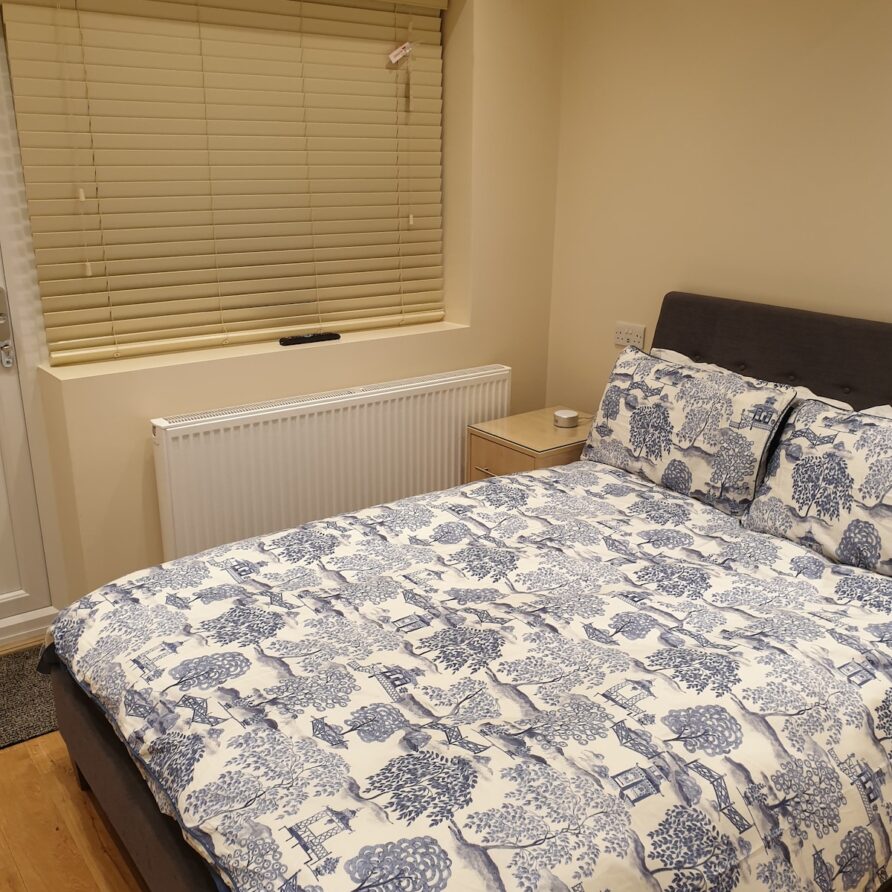 Wellesley Road All Ground · London Luxury Apt 3 Bedroom 3 bath